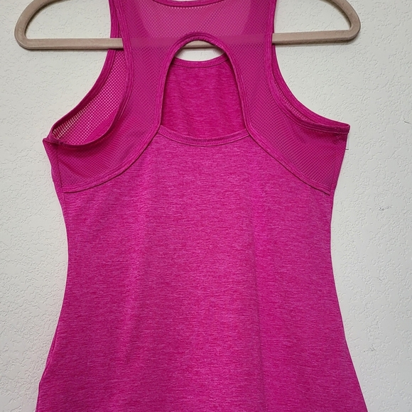 Reebok Pink Sleeveless Fitted Cut Out Tank T. Size XS - Picture 4 of 7